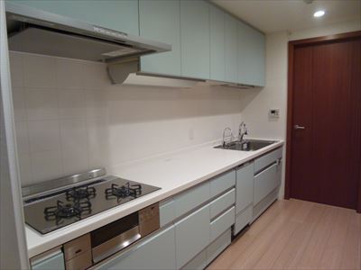 鮮やかな水色のキッチン LIXIL リシェルSIにお取替え 鮮やかな水色のキッチン LIXIL リシェルSIにお取替え